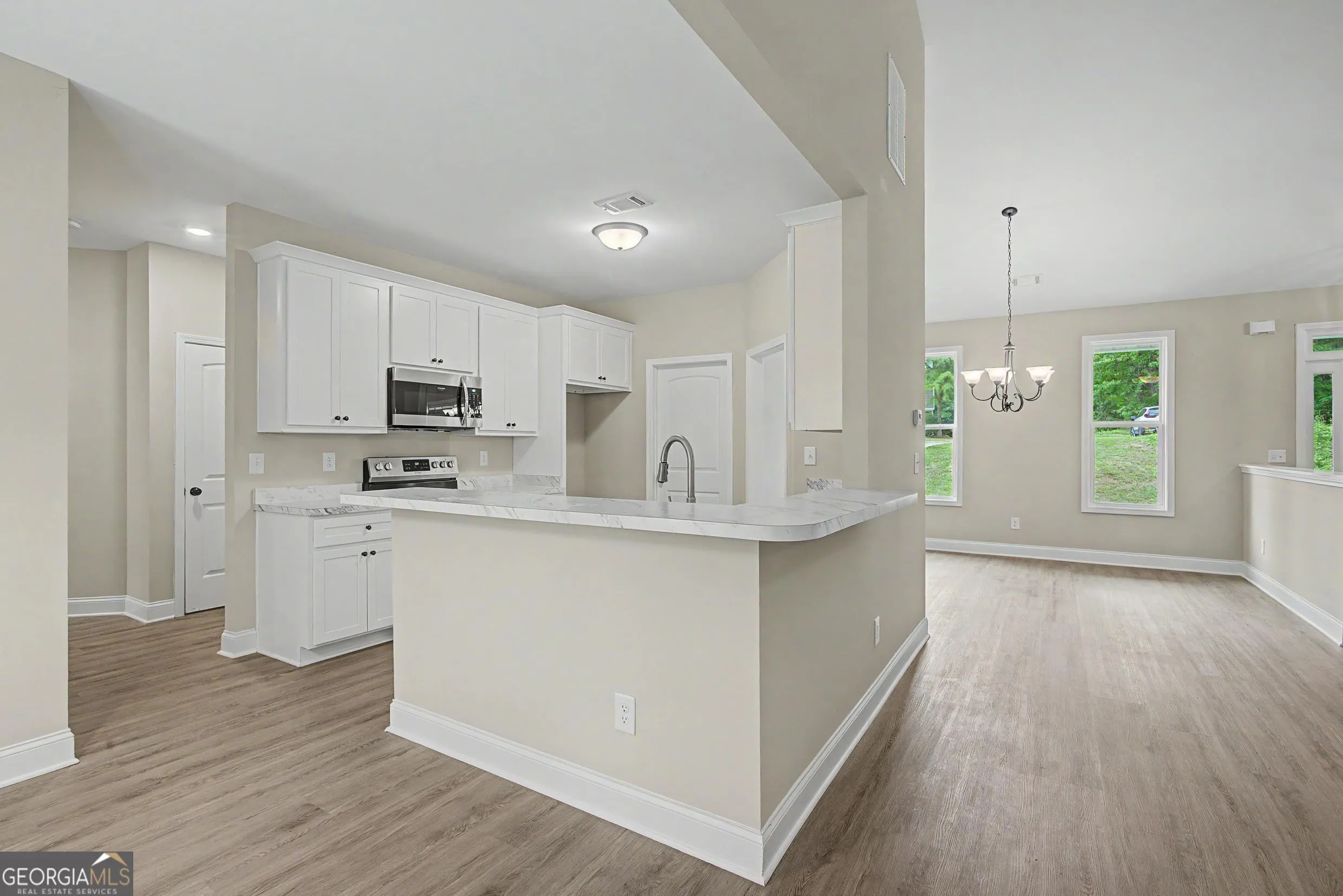 504 Iris Way — photo 9 of 60