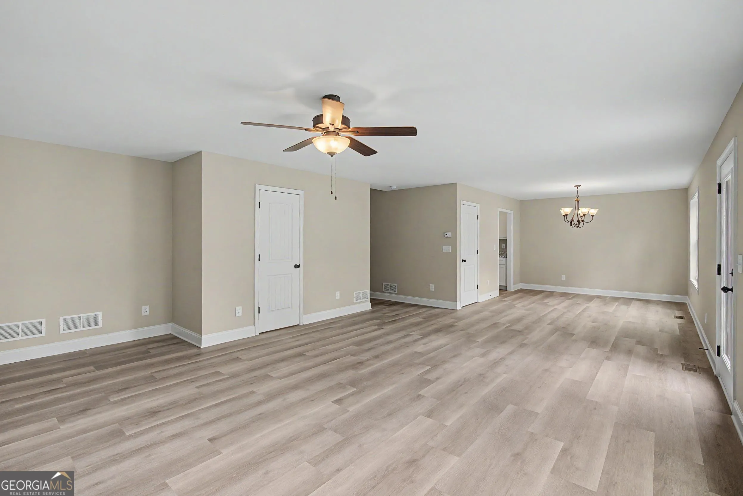 102 Woodside Ct — photo 3 of 56
