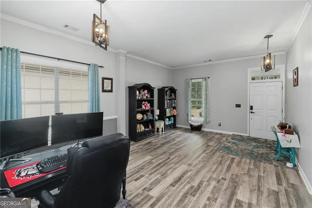 191 Longwood Xing — photo 4 of 39
