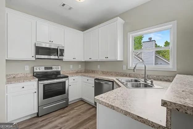 104 Woodside Ct — photo 3 of 53