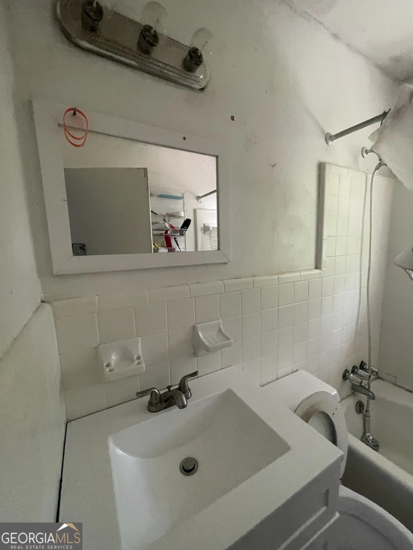 810 Stewart St — photo 6 of 17