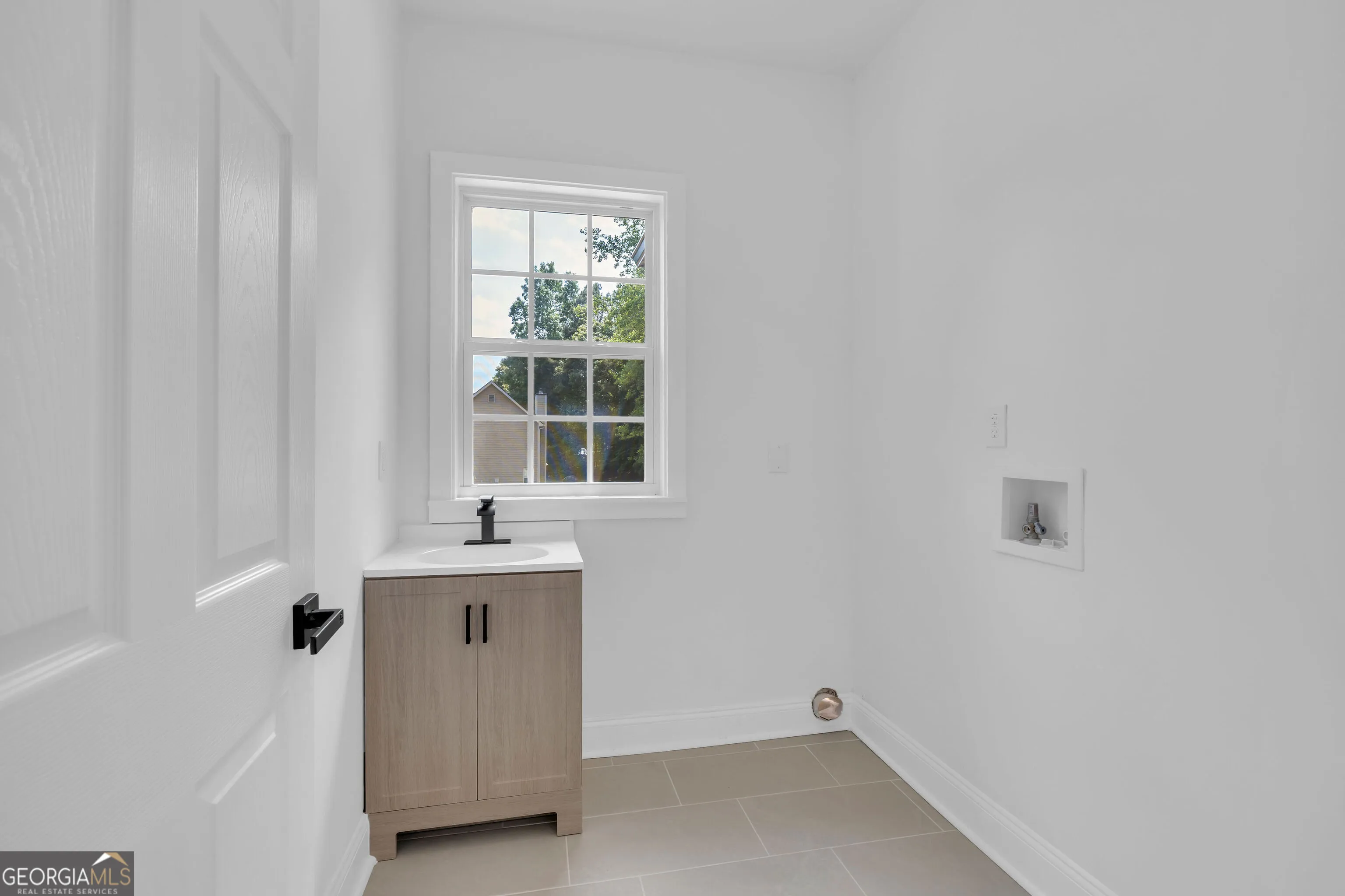 5401 South Lake Dr — photo 11 of 24