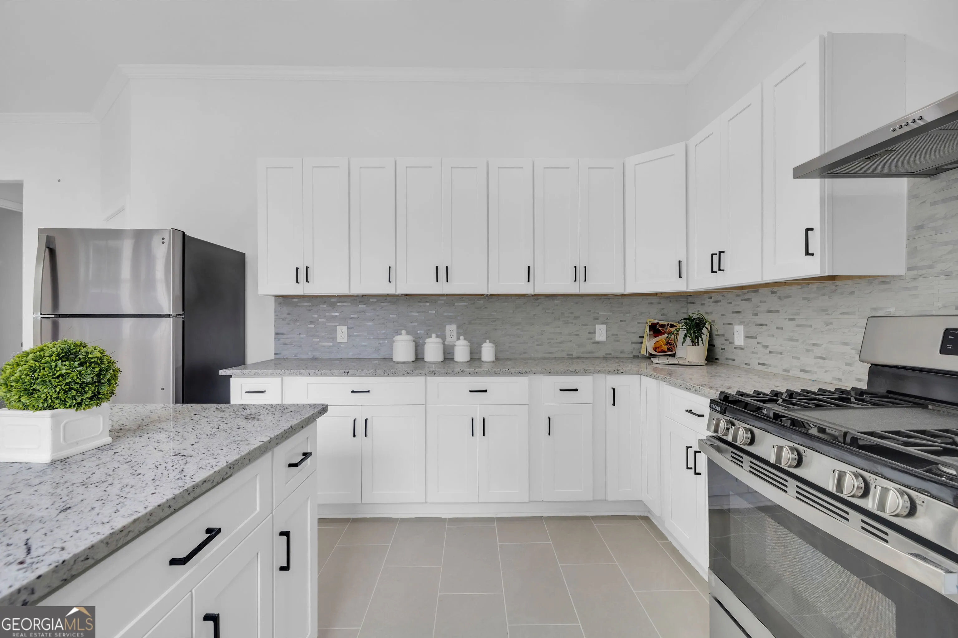 5401 South Lake Dr — photo 4 of 24