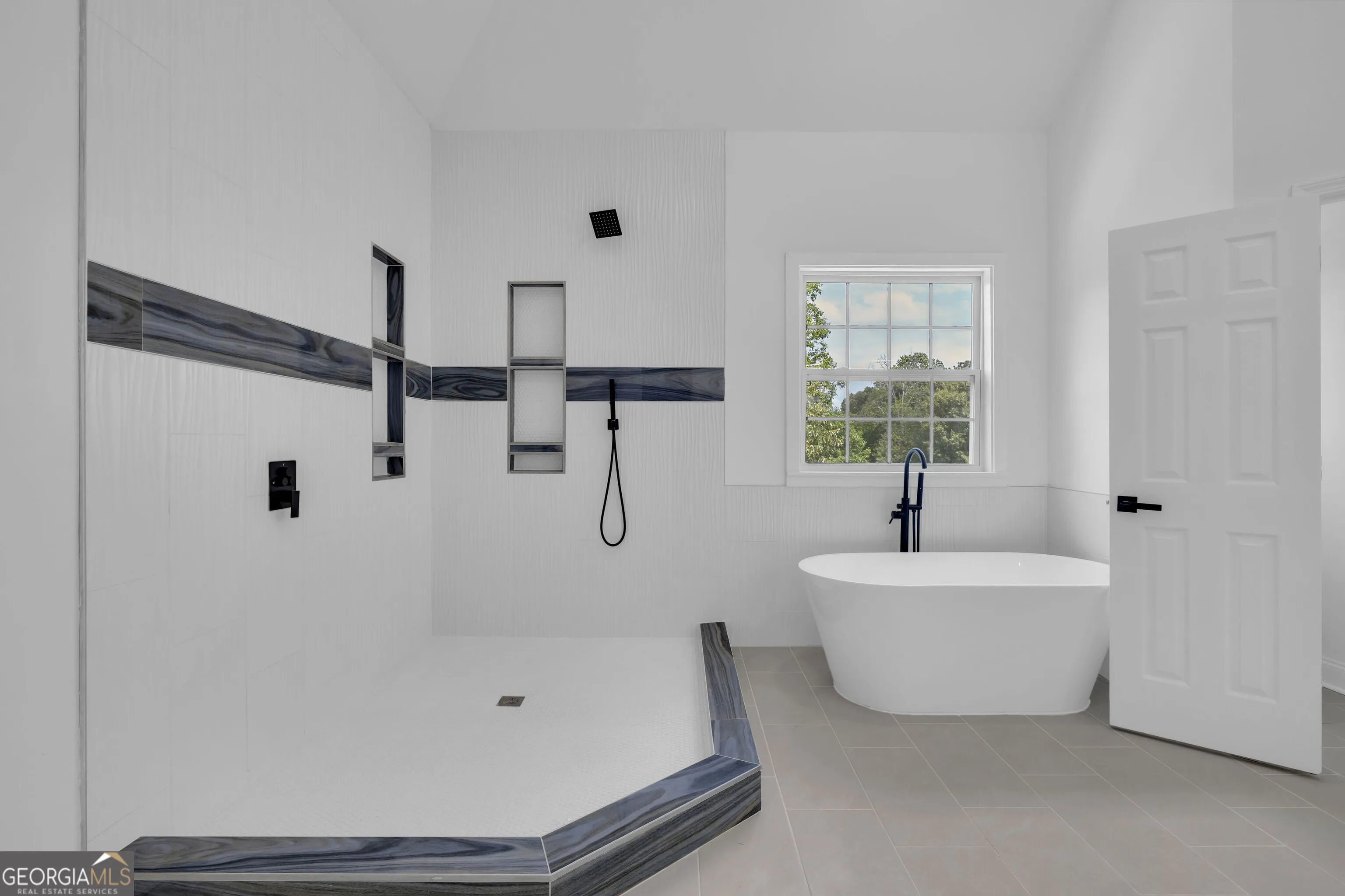 5401 South Lake Dr — photo 8 of 24