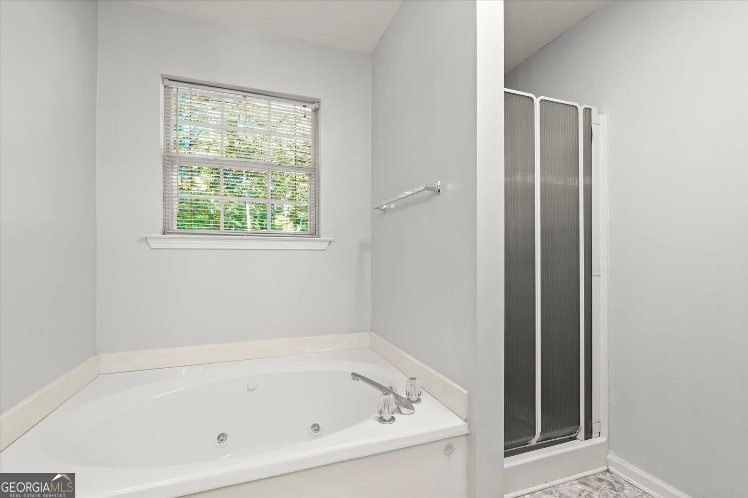 4241 Sturbridge Dr — photo 17 of 43