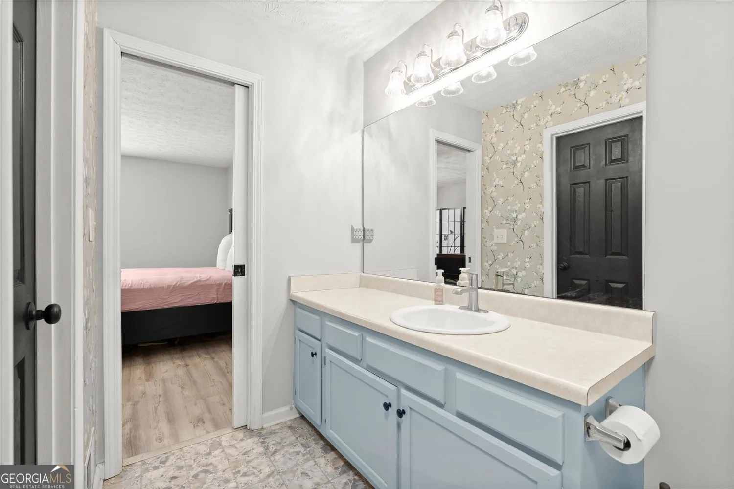 4241 Sturbridge Dr — photo 16 of 43