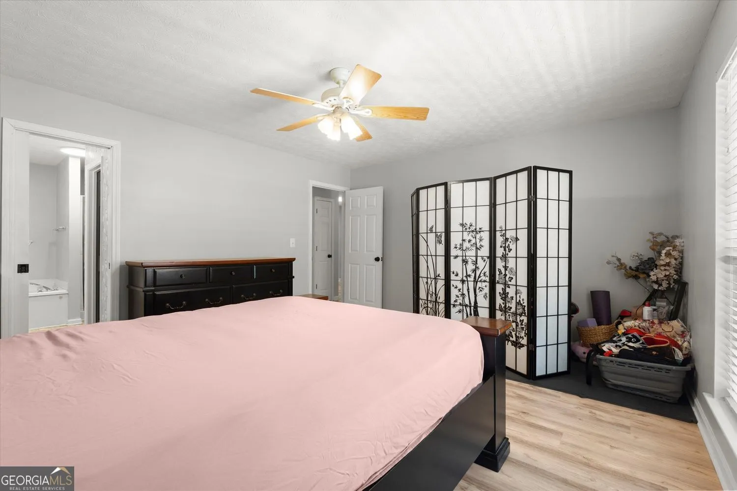 4241 Sturbridge Dr — photo 14 of 43