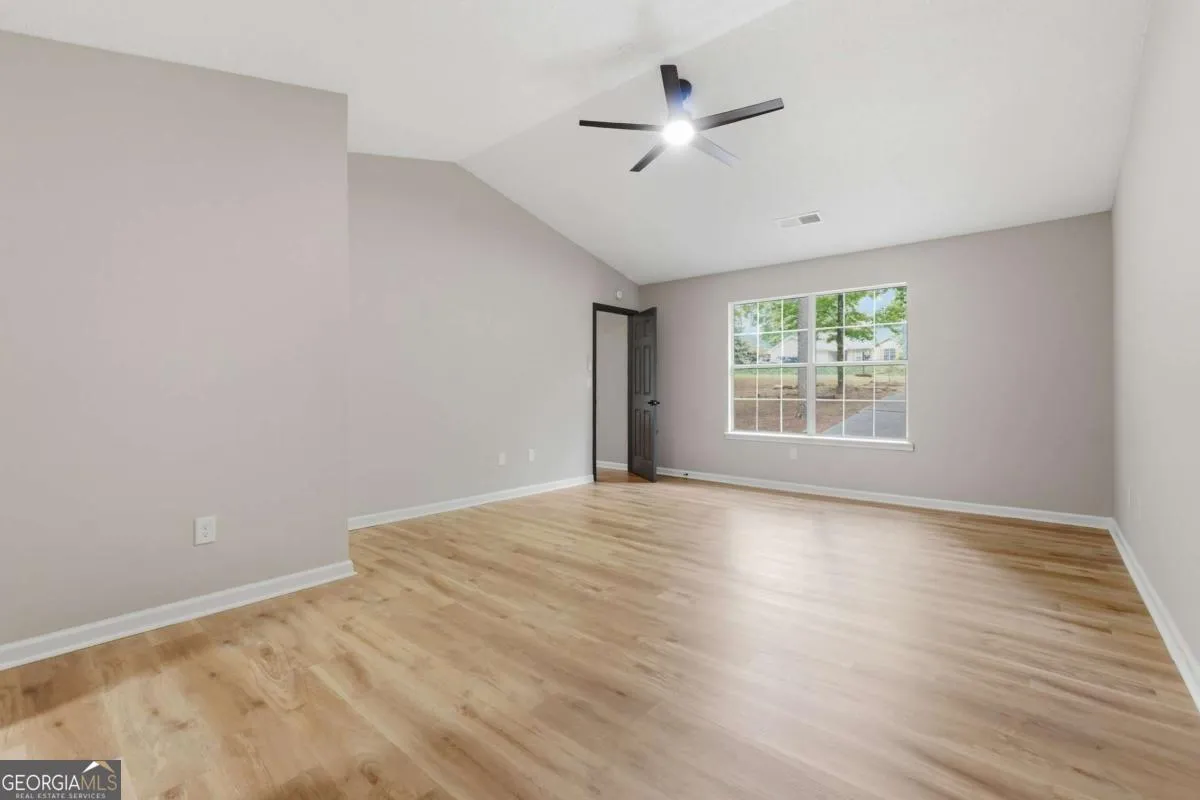 3191 Lakeview Pkwy — photo 12 of 43