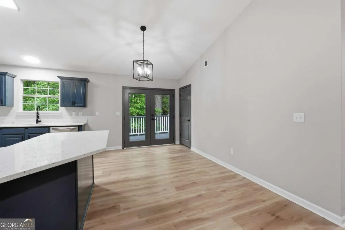 3191 Lakeview Pkwy — photo 4 of 43