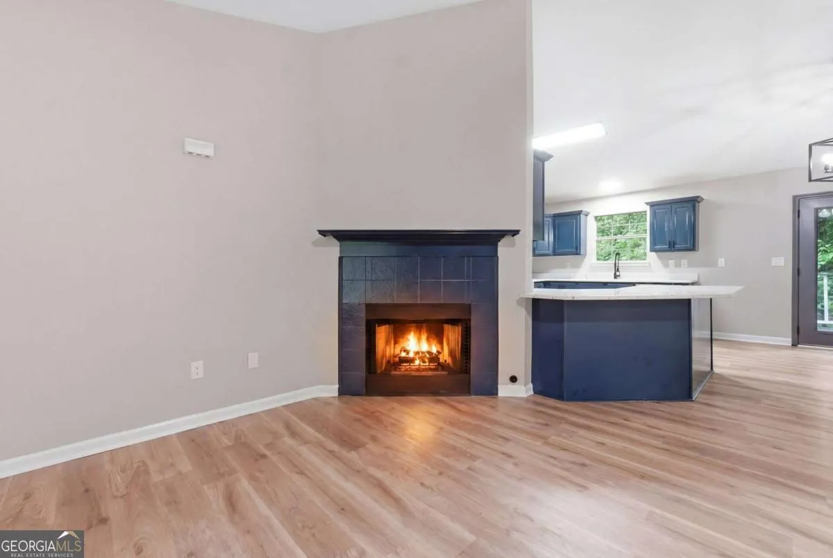 3191 Lakeview Pkwy — photo 3 of 43