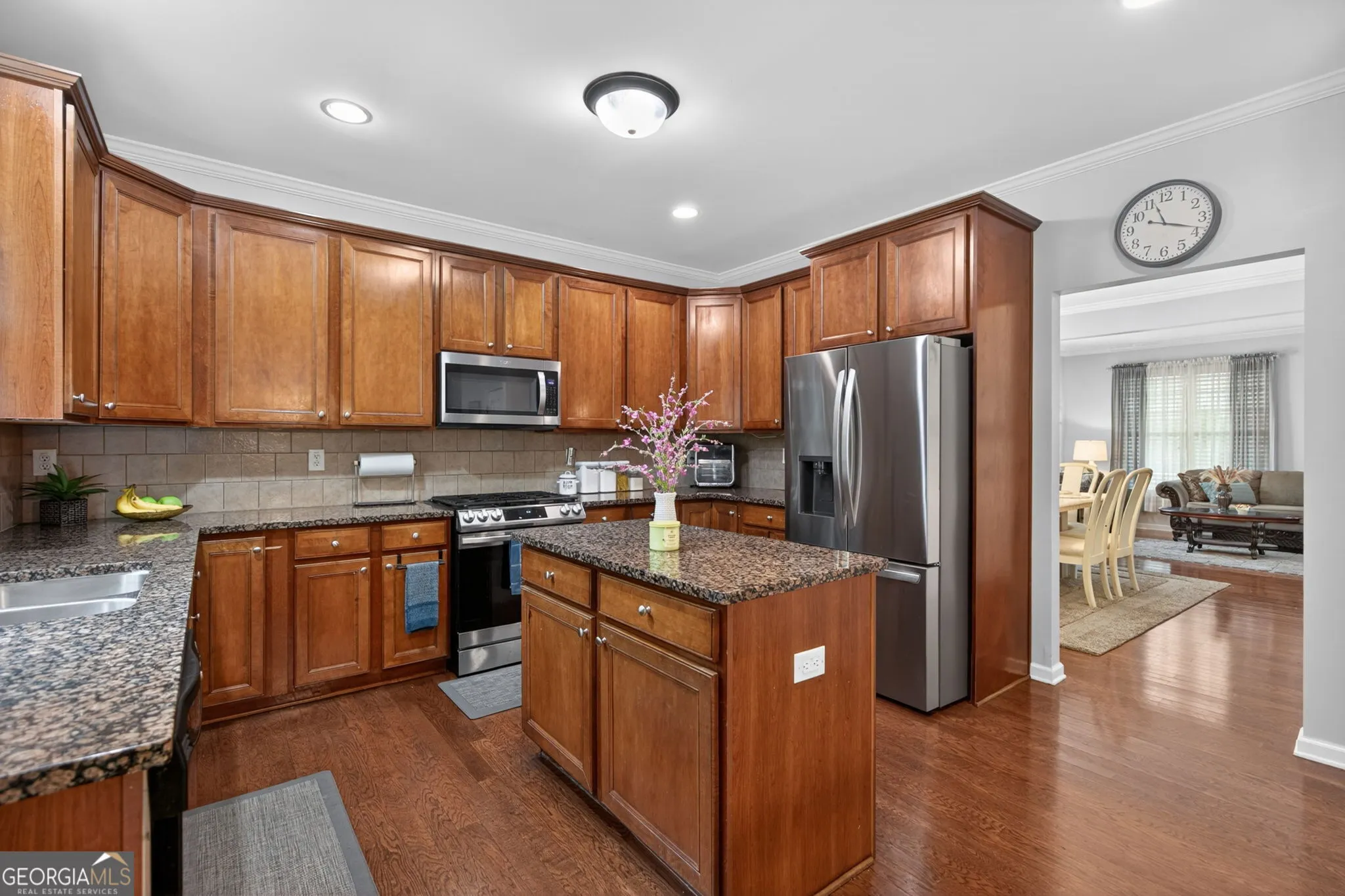 9125 Loxford St — photo 9 of 48