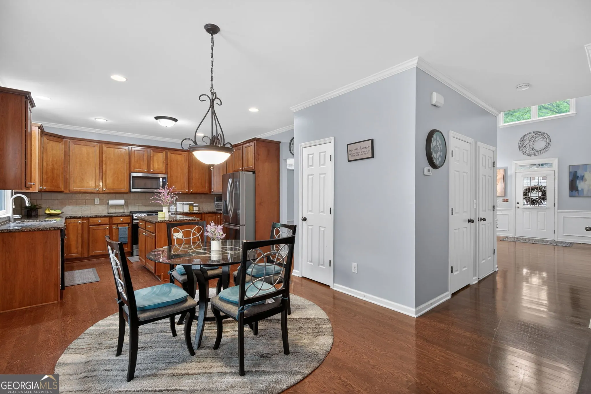 9125 Loxford St — photo 7 of 48