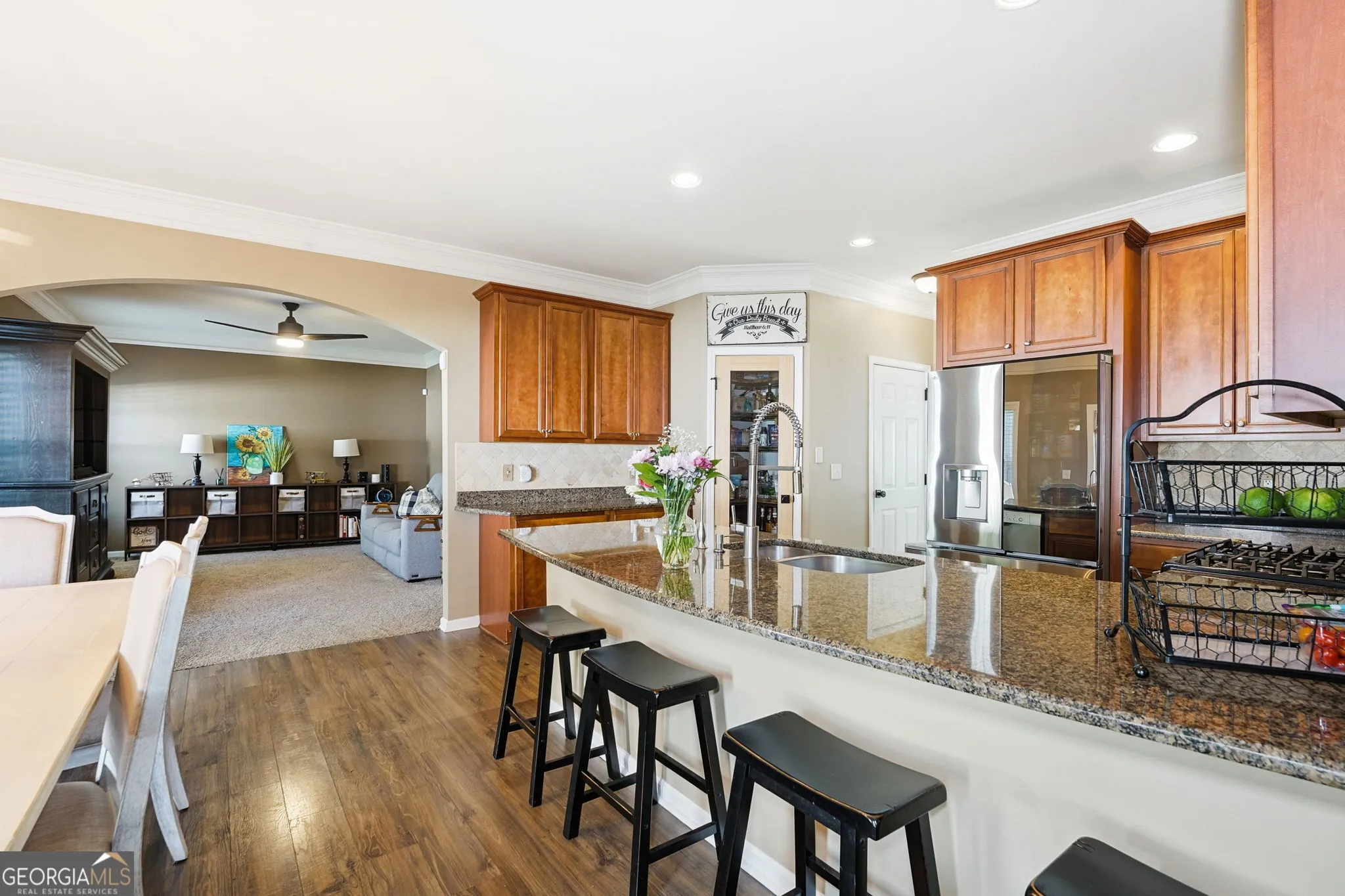 1029 Landon Dr — photo 3 of 59