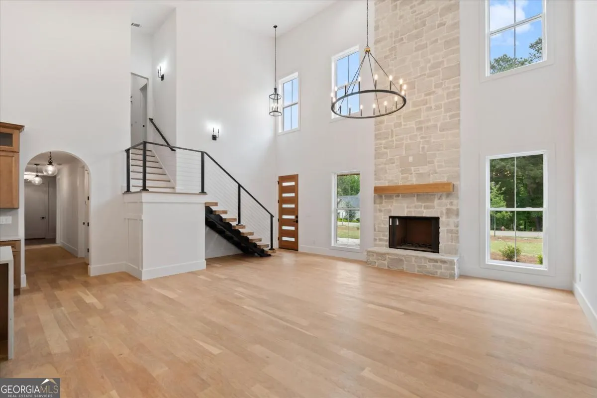 112 Summit Ln — photo 5 of 62
