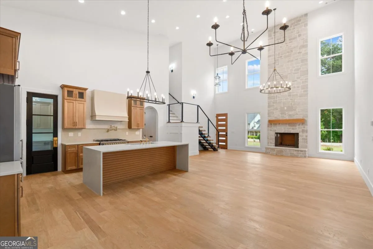 112 Summit Ln — photo 8 of 62