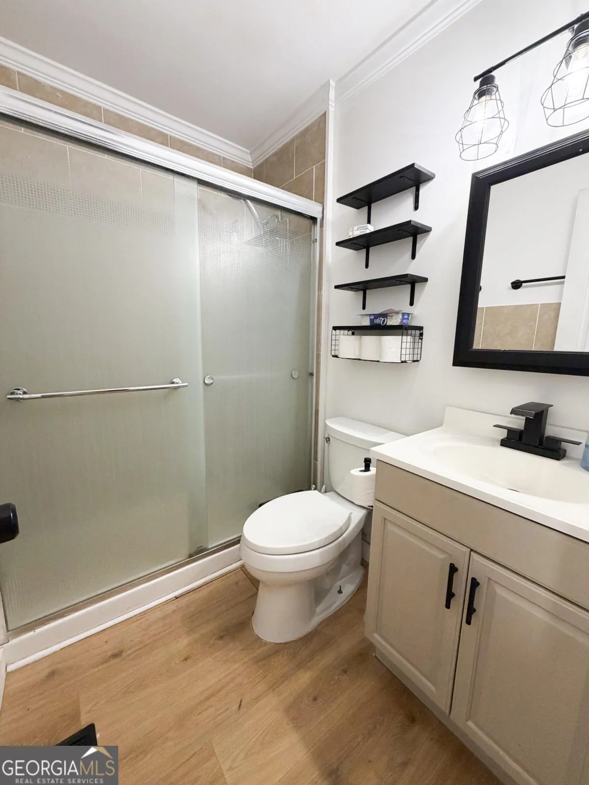 7072 Cantrell Rd — photo 4 of 17