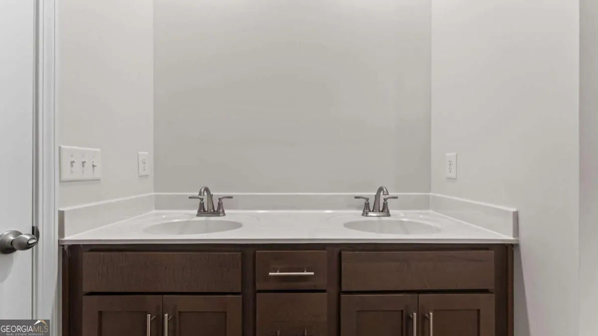 330 Cedar Hill Dr — photo 5 of 22