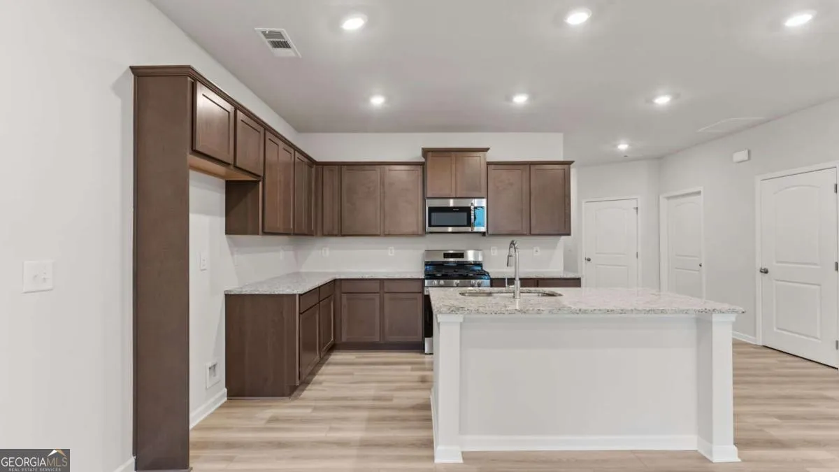 30 Primrose Dr — photo 12 of 19