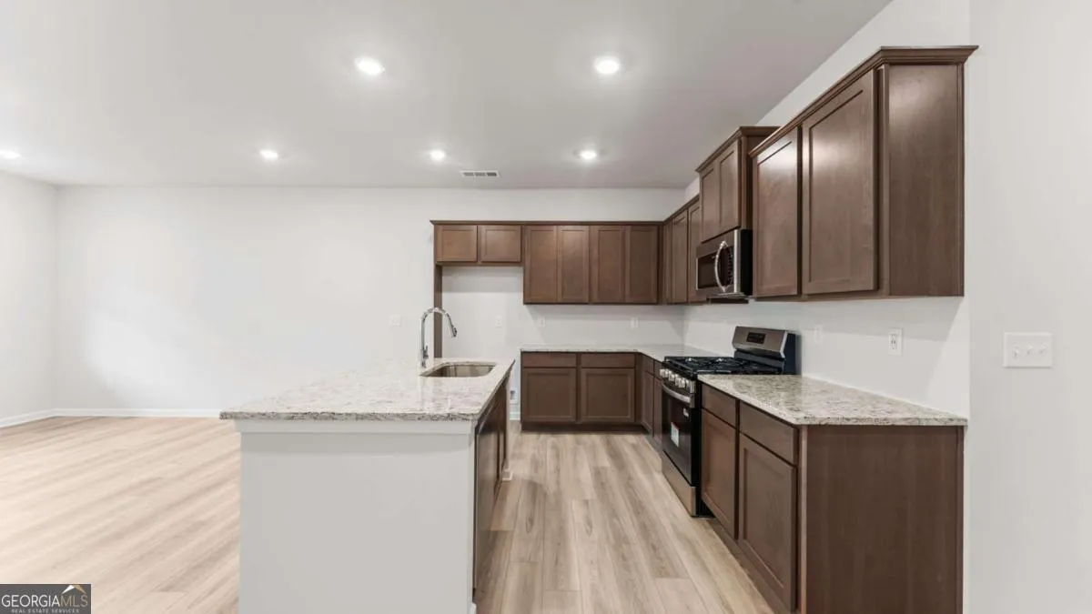 30 Primrose Dr — photo 13 of 19