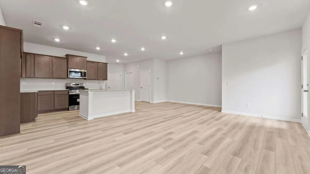 30 Primrose Dr — photo 16 of 19