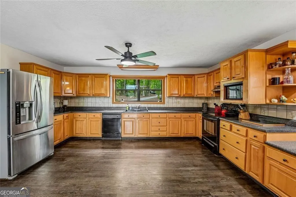 8137 Jenkins Rd — photo 2 of 58