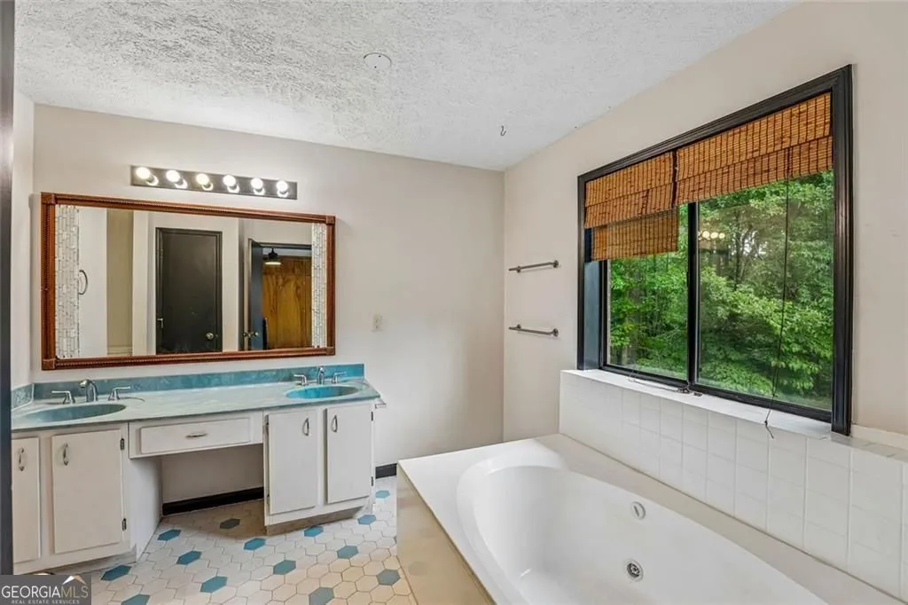 8137 Jenkins Rd — photo 17 of 58