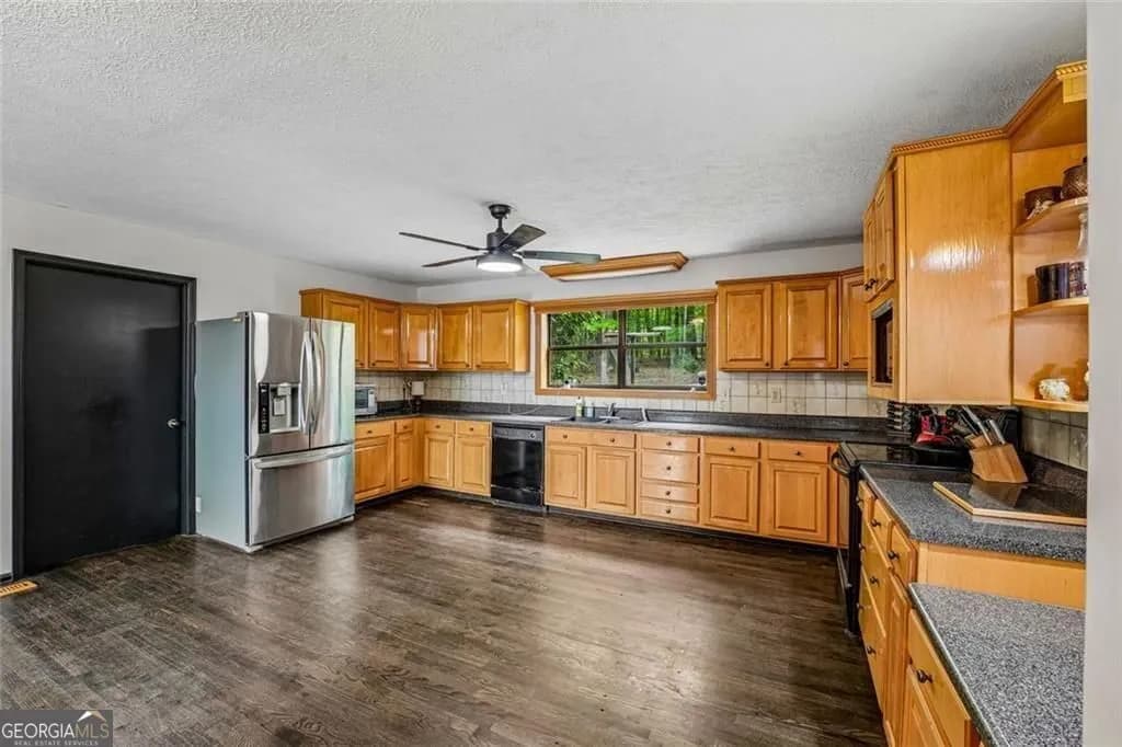 8137 Jenkins Rd — photo 3 of 58