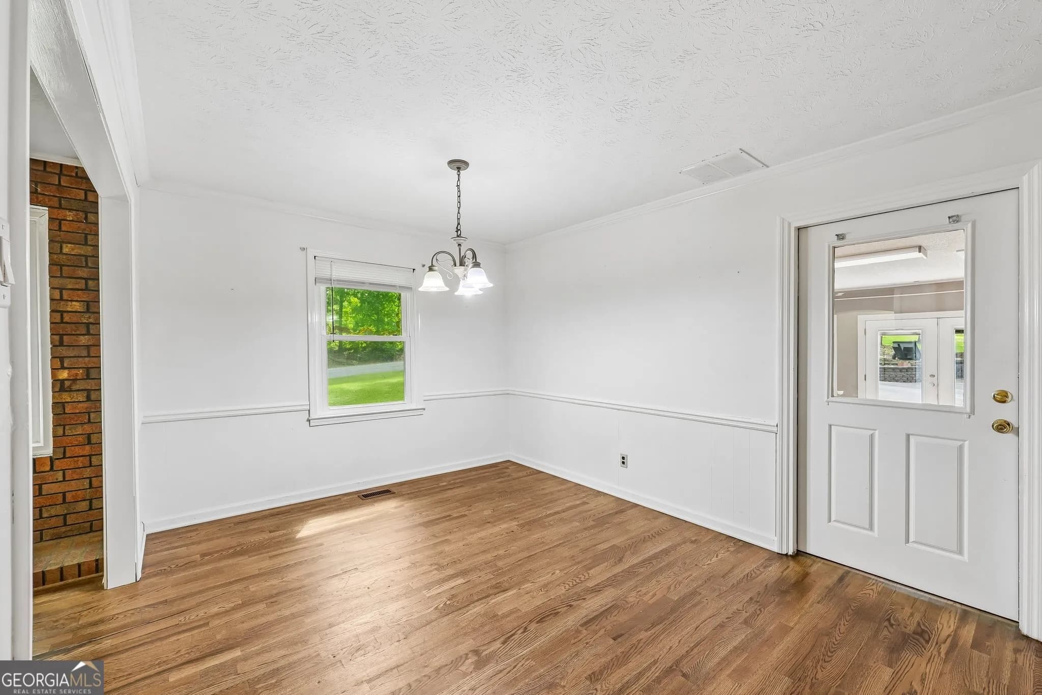 232 E Miles Rd — photo 3 of 51