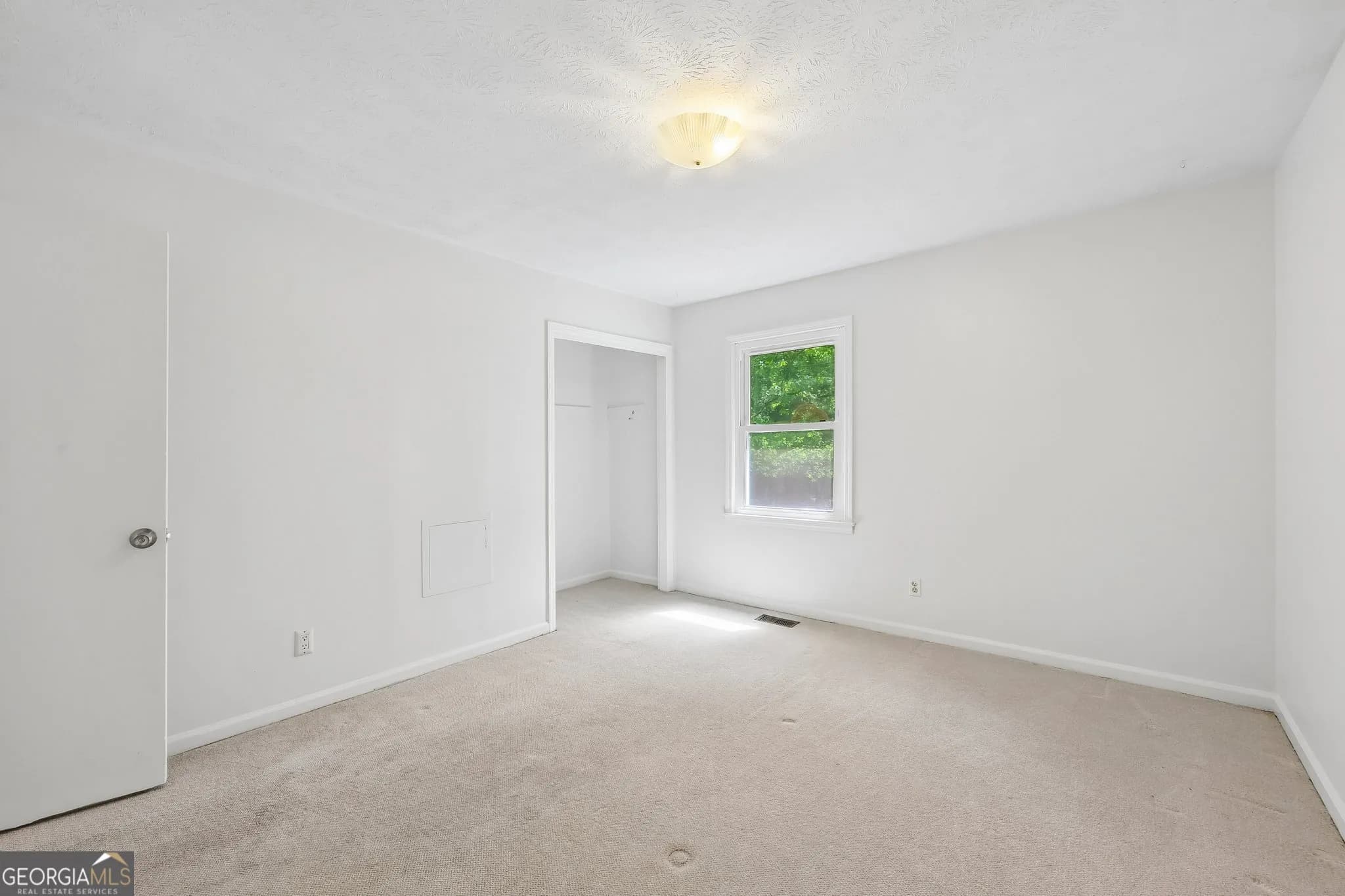232 E Miles Rd — photo 15 of 51