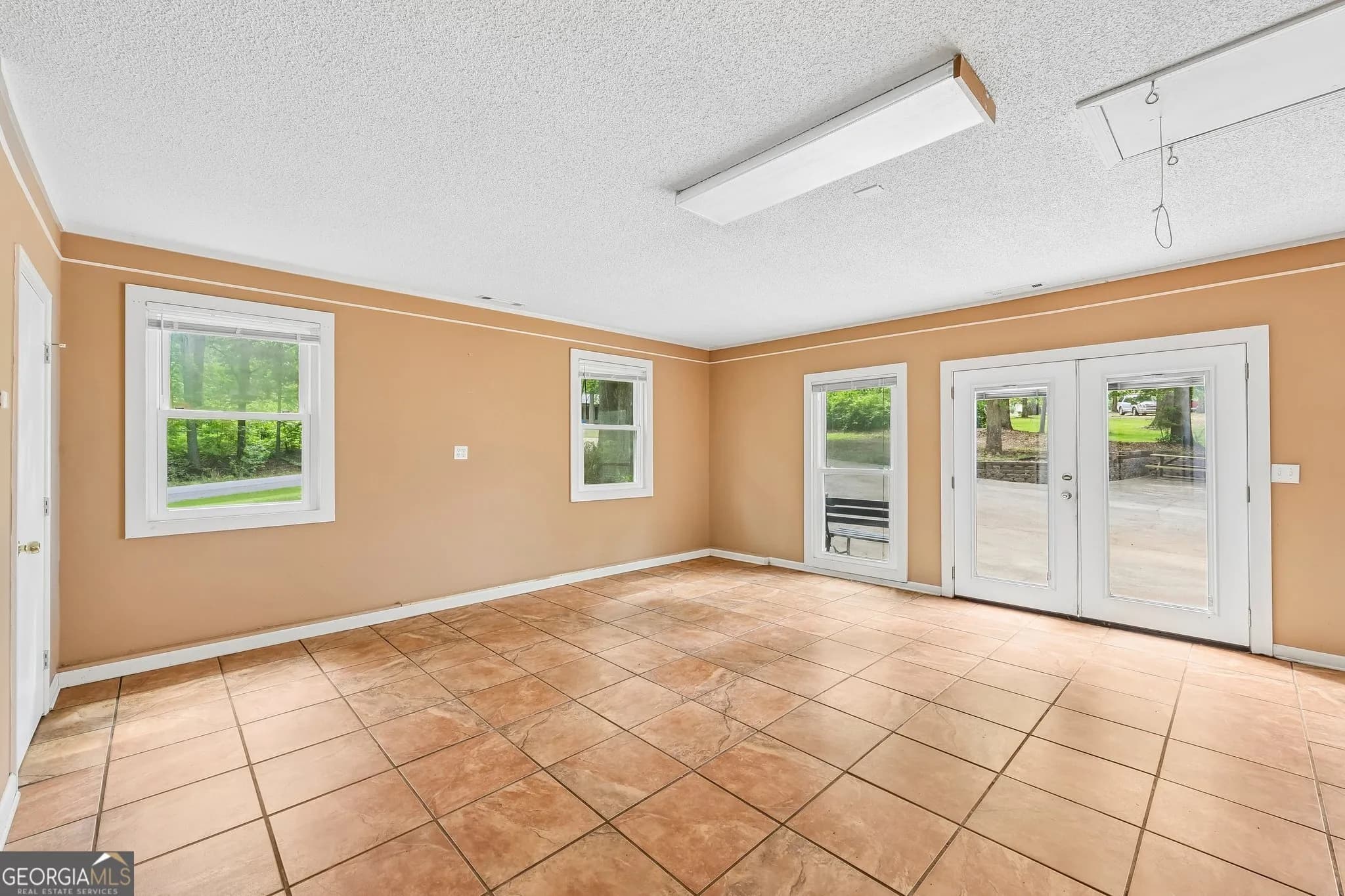 232 E Miles Rd — photo 9 of 51