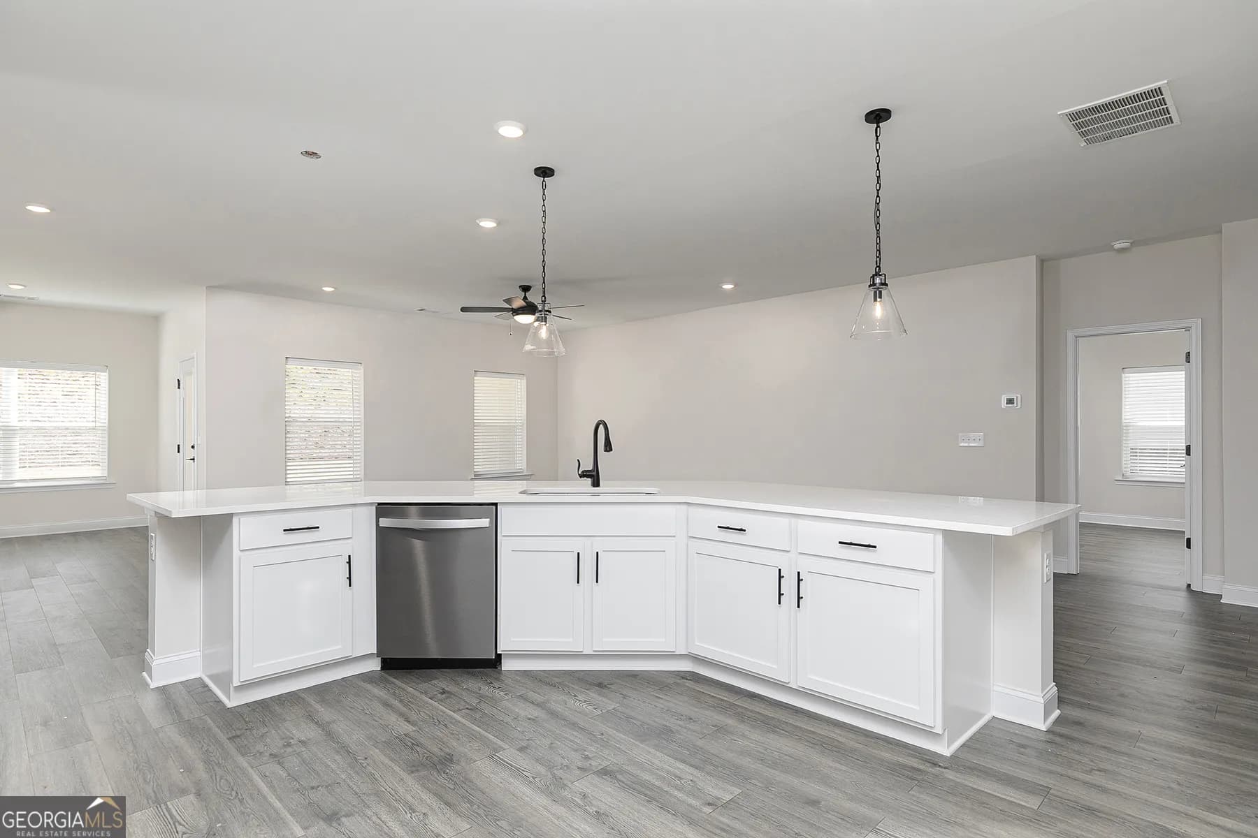 534 Cantrell Dr — photo 6 of 10