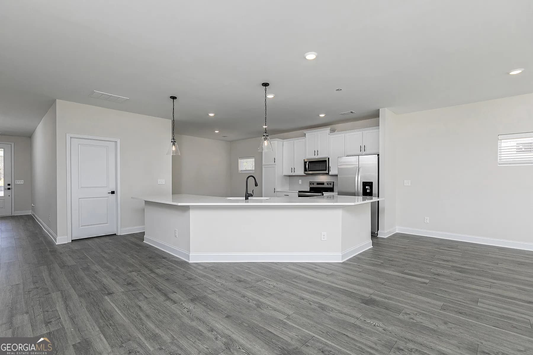 534 Cantrell Dr — photo 4 of 10