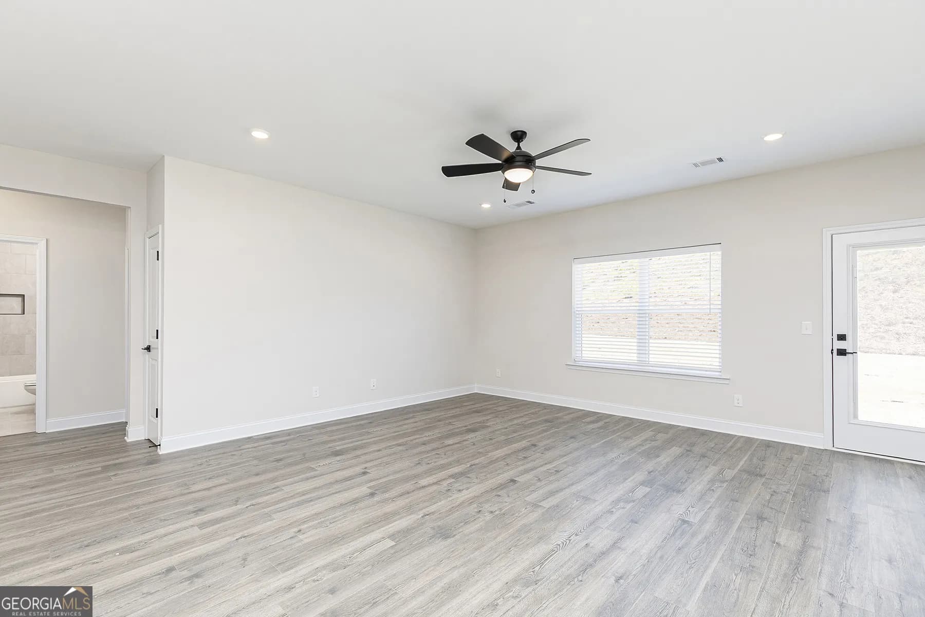 132 Cantrell Dr — photo 14 of 17