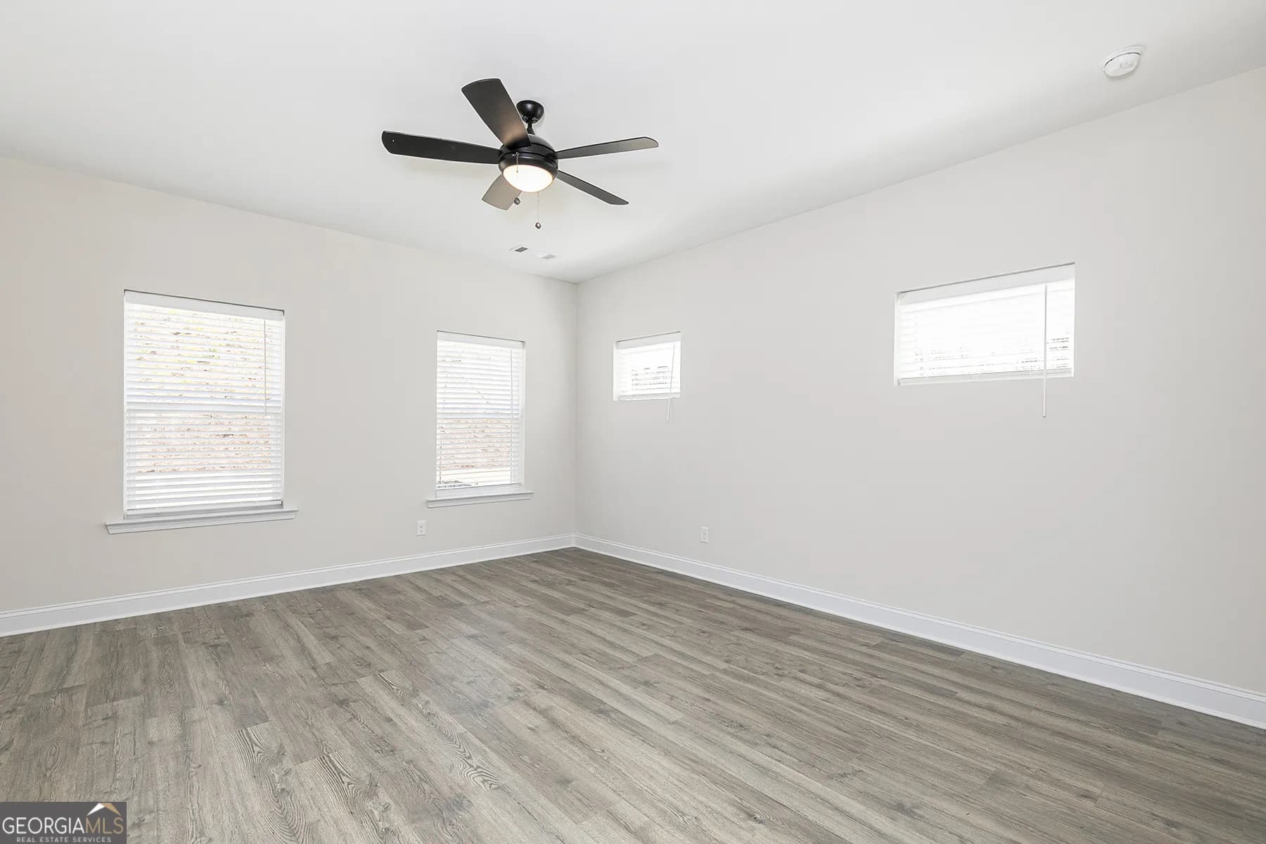 132 Cantrell Dr — photo 15 of 17