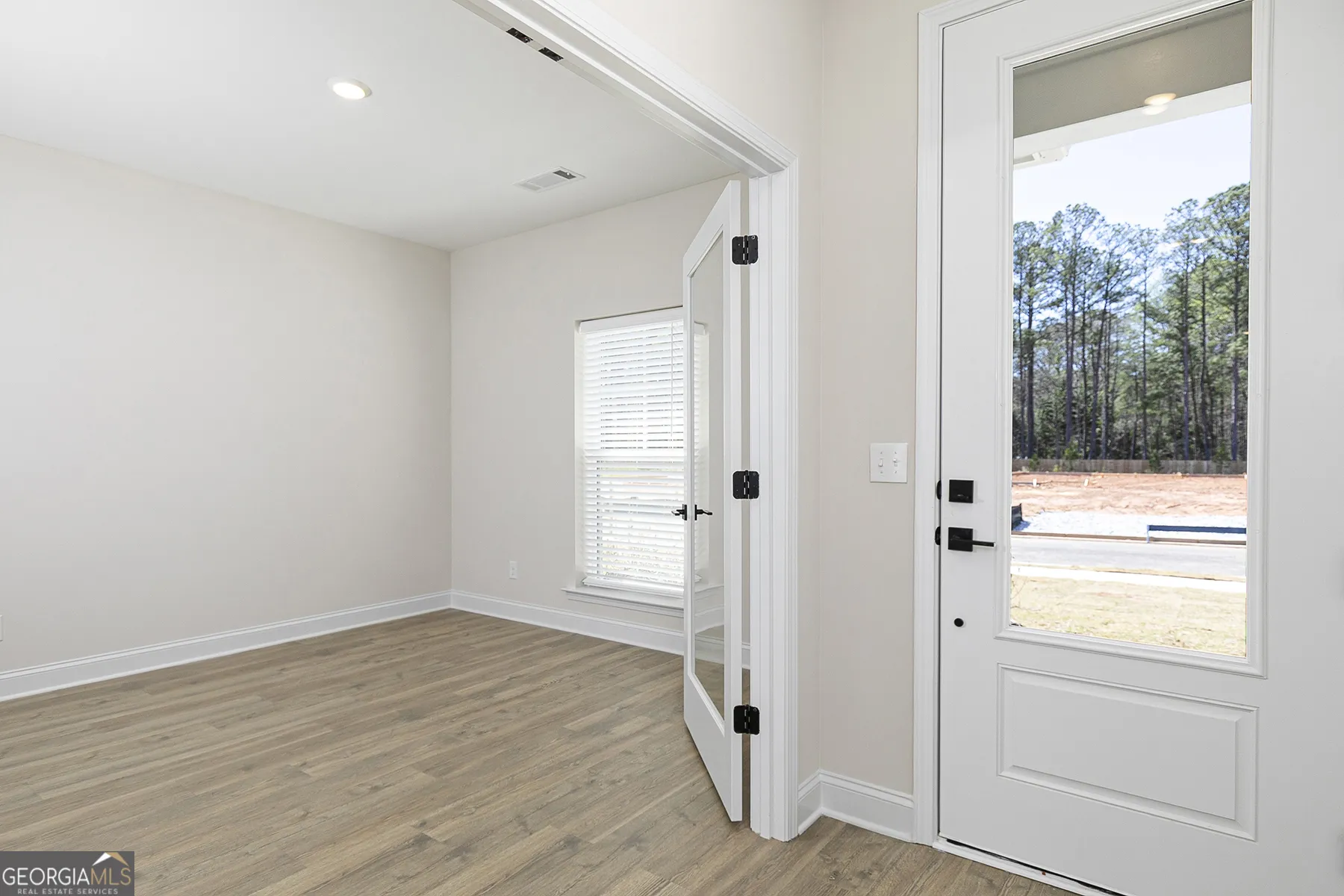 568 Cantrell Dr — photo 9 of 15