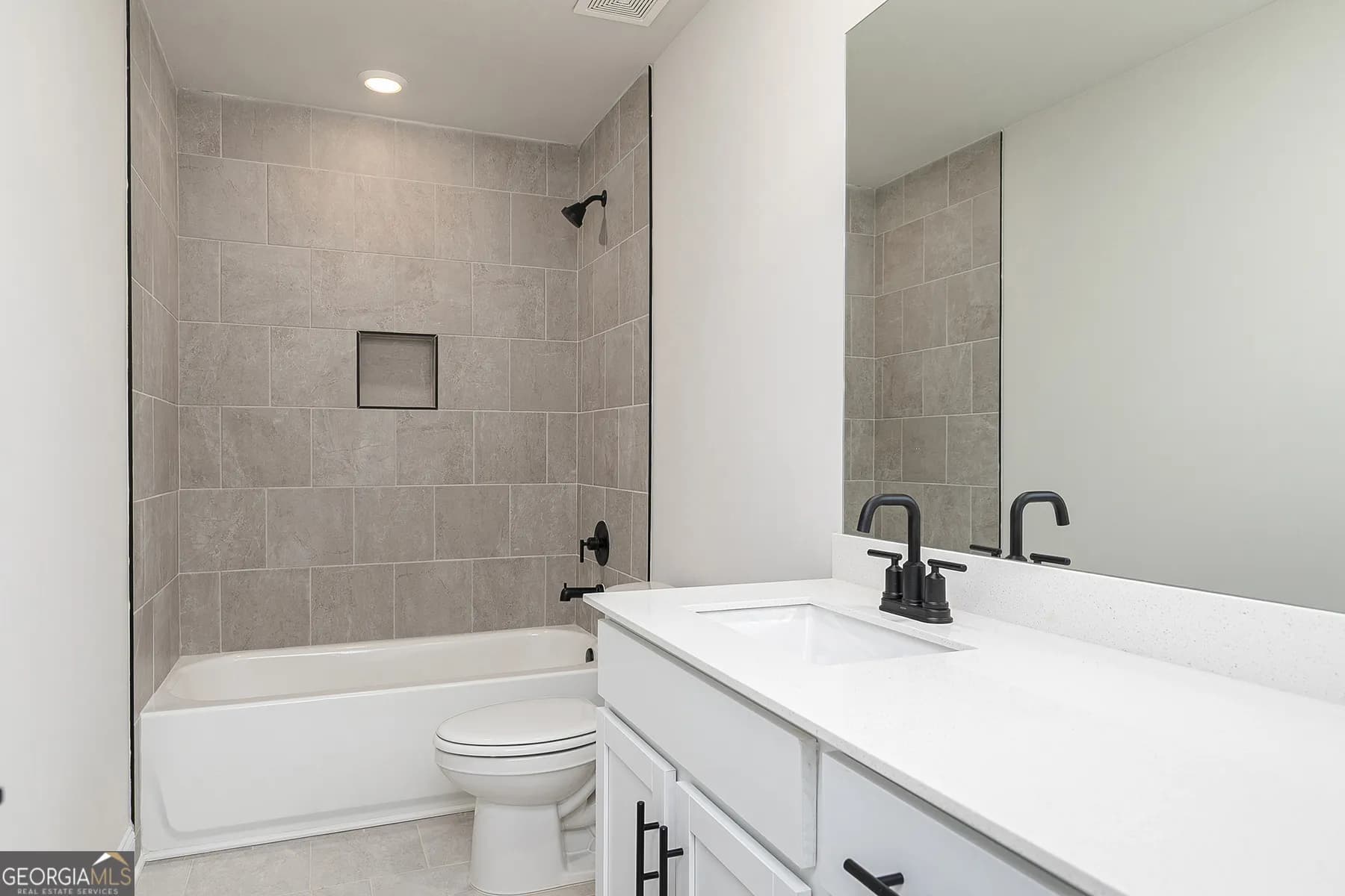 568 Cantrell Dr — photo 4 of 15