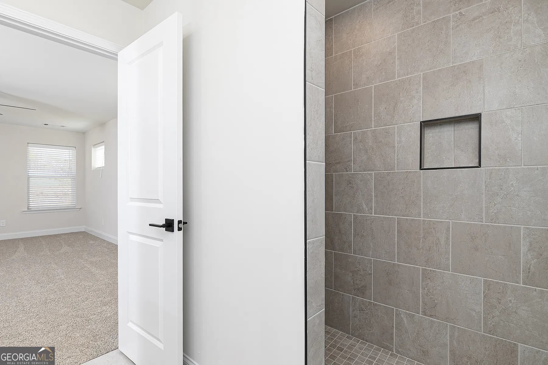 568 Cantrell Dr — photo 3 of 15