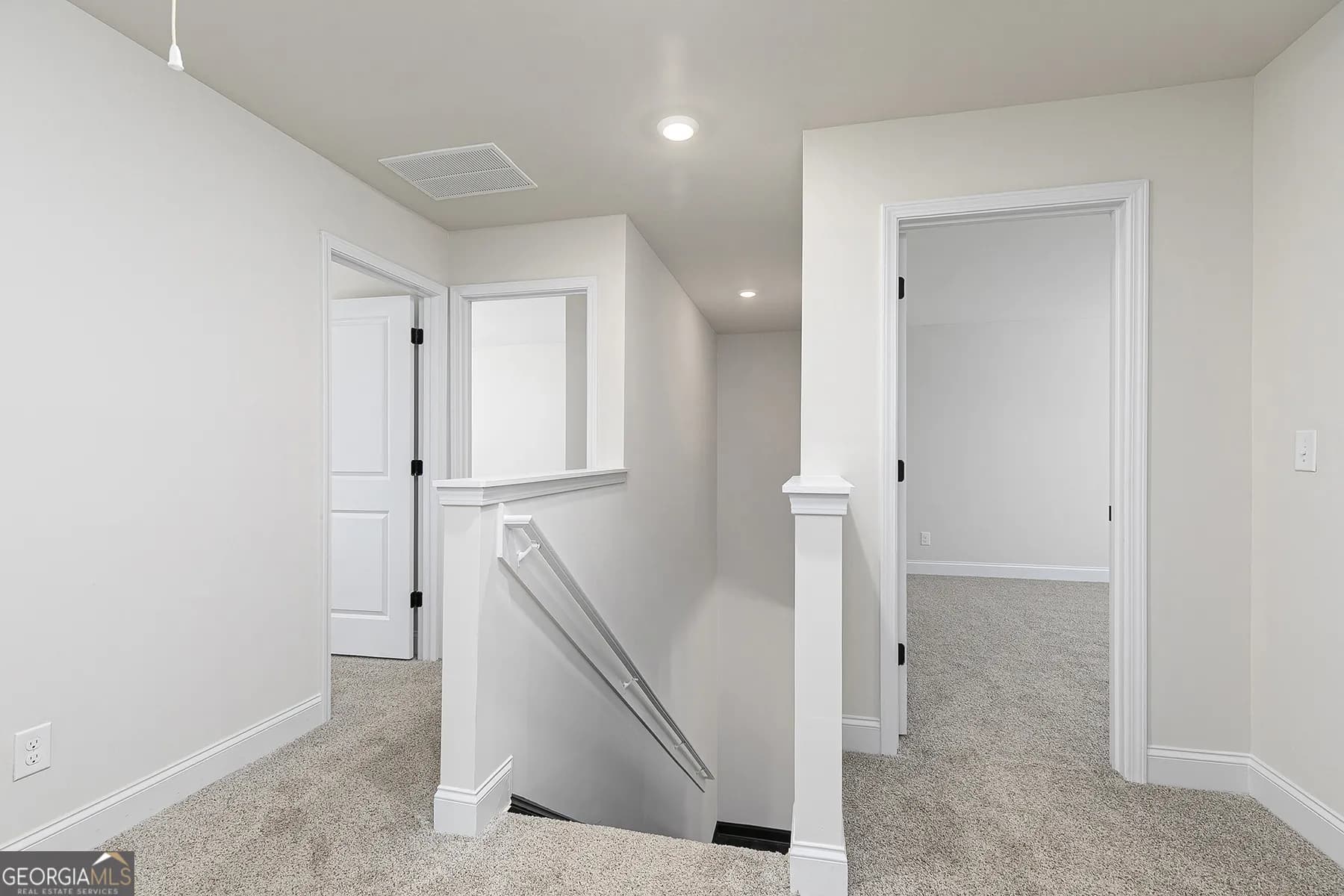 568 Cantrell Dr — photo 13 of 15