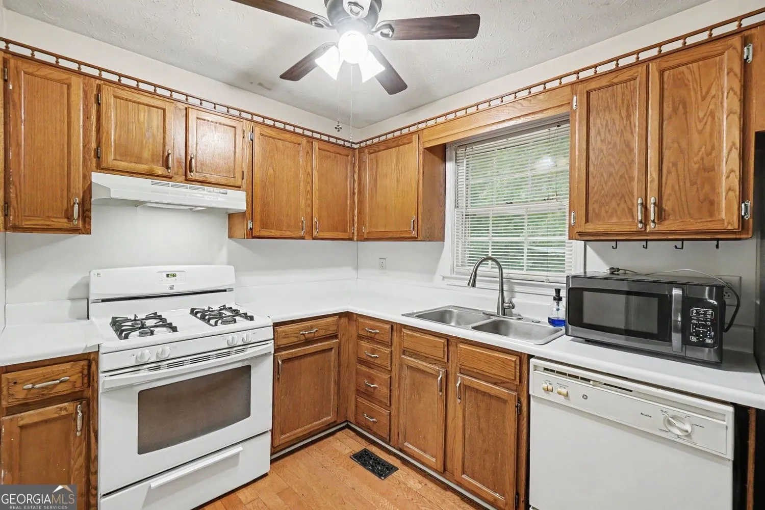 176 Deerfield Dr — photo 17 of 20