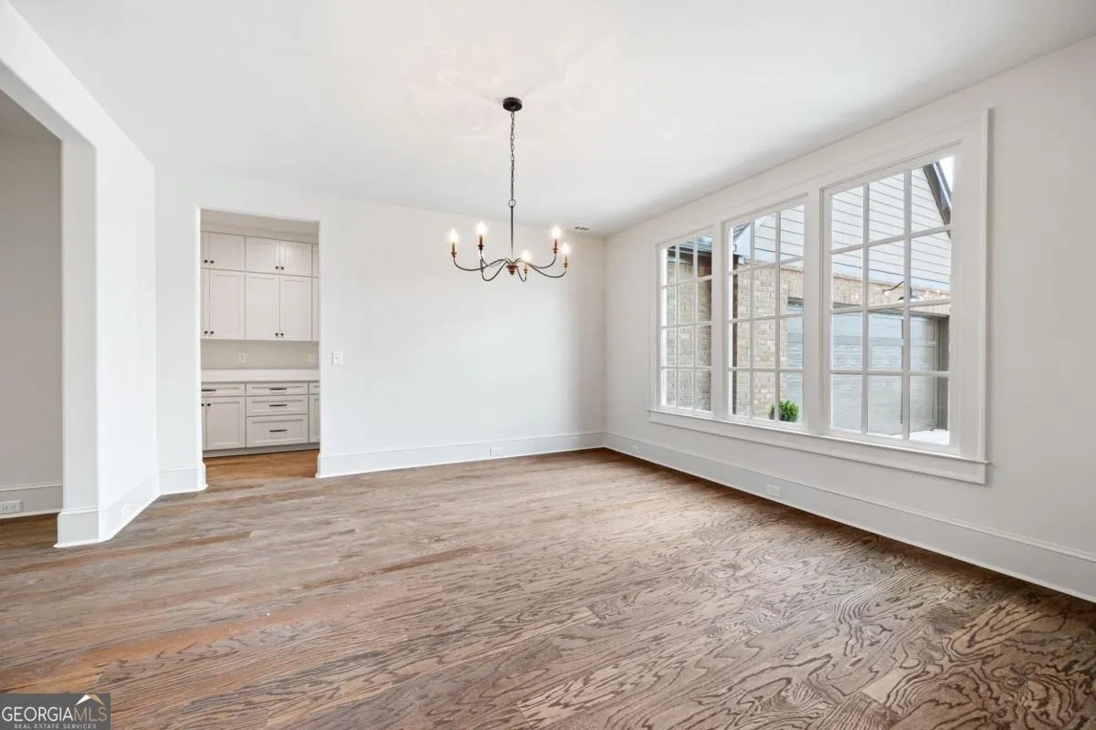 1818 Maple St — photo 5 of 60