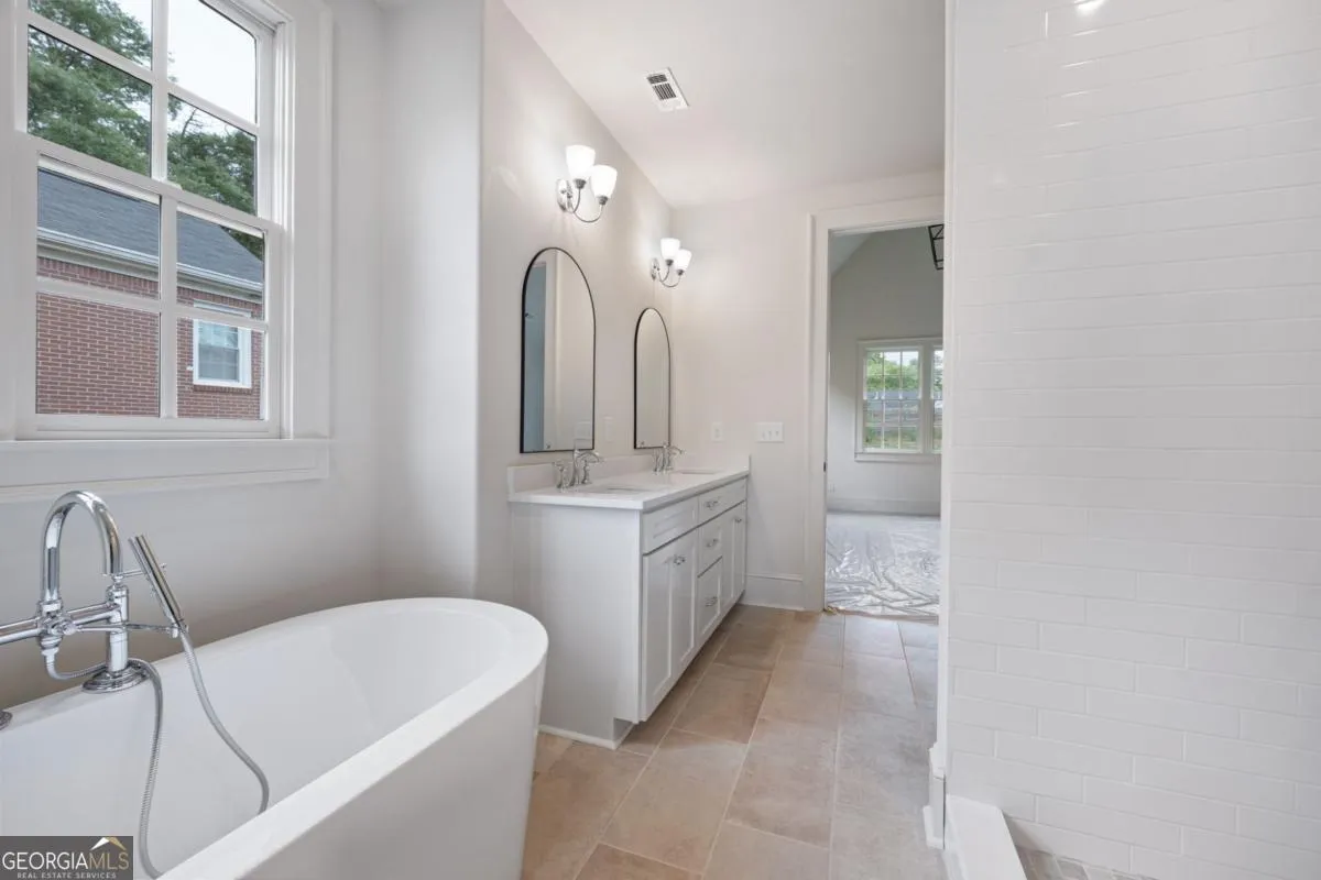 1818 Maple St — photo 19 of 60