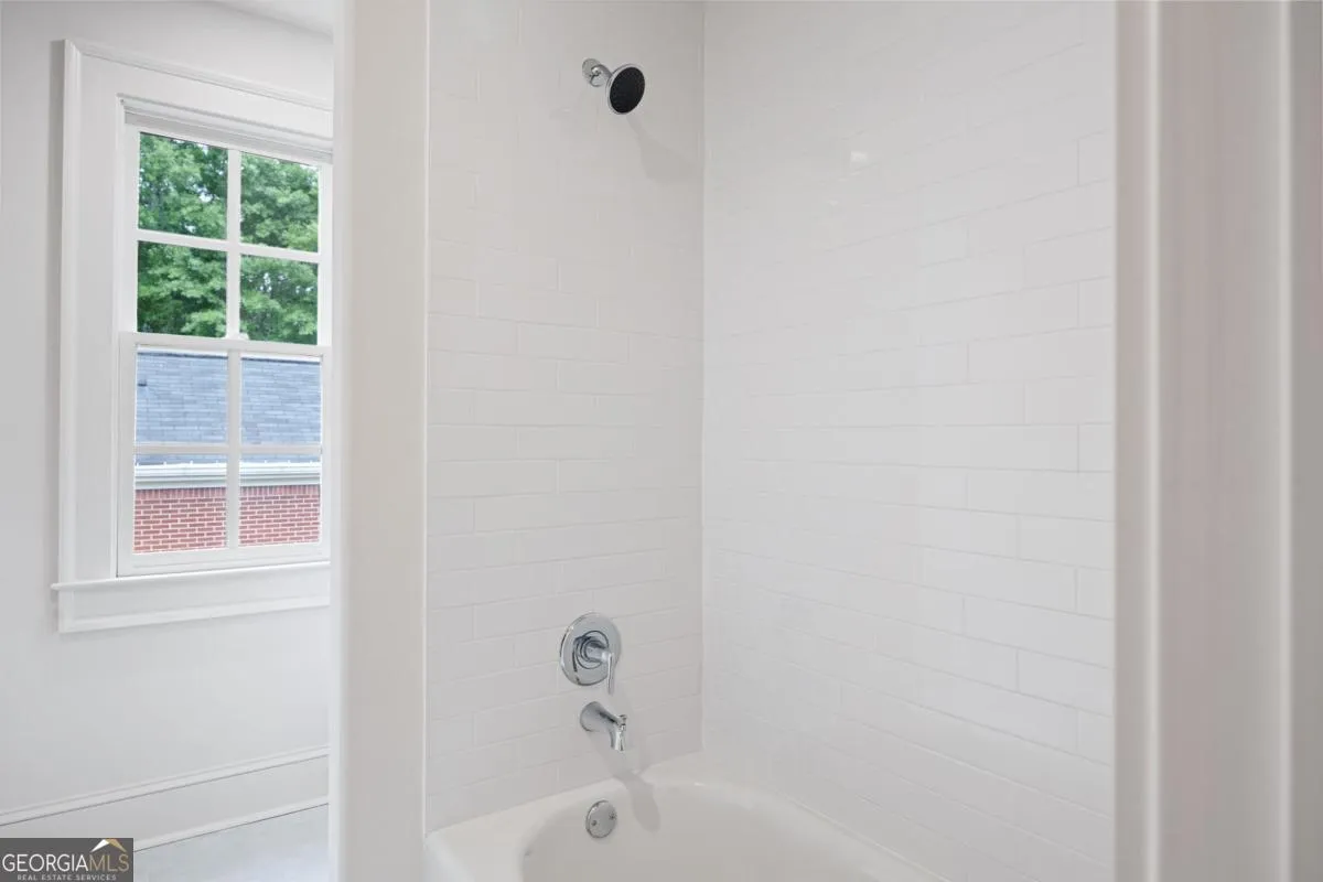1818 Maple St — photo 9 of 60