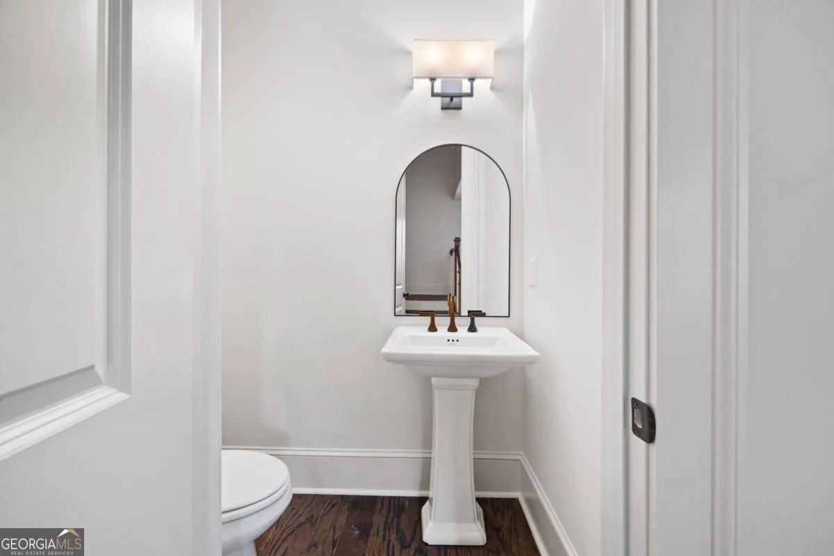 1818 Maple St — photo 3 of 60