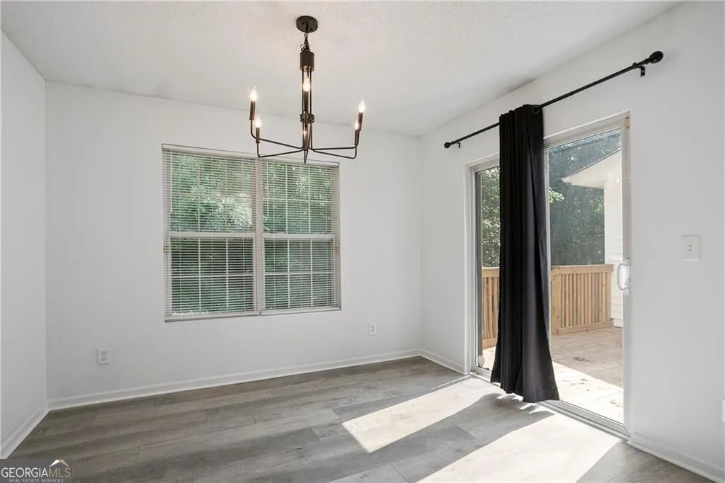 6712 Lakewood Dr — photo 3 of 20