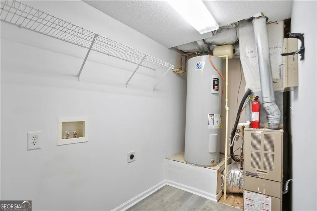 6712 Lakewood Dr — photo 5 of 20