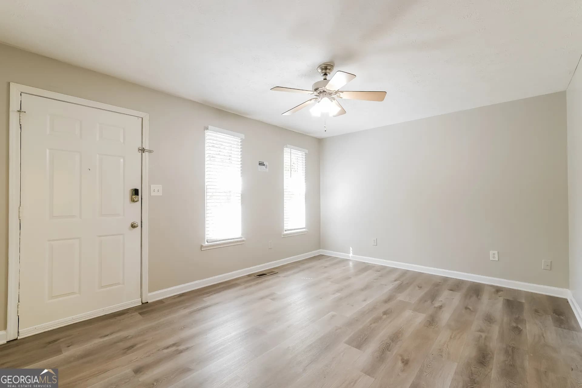 2852 Melanie Ln — photo 13 of 15