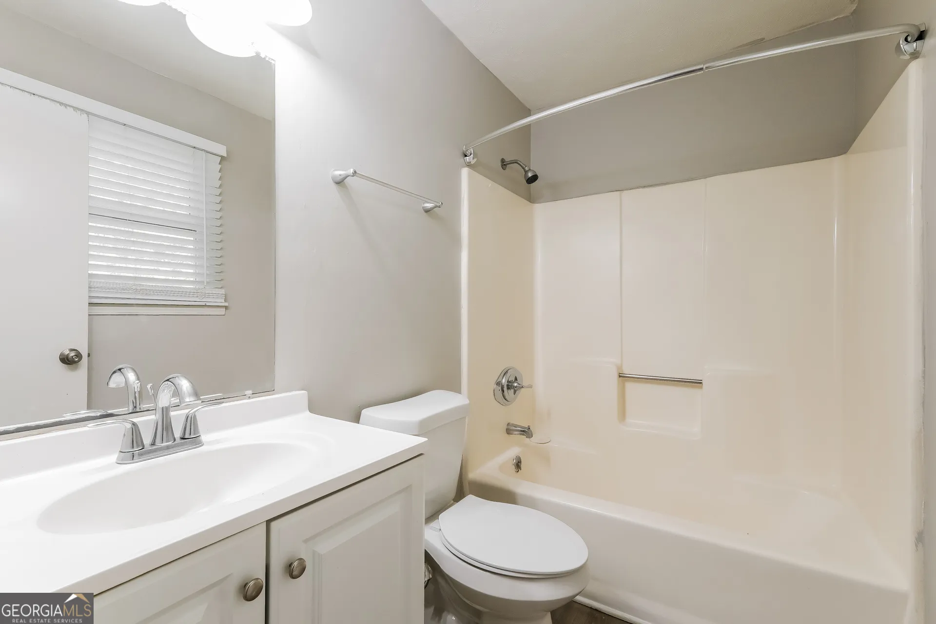 2852 Melanie Ln — photo 6 of 15
