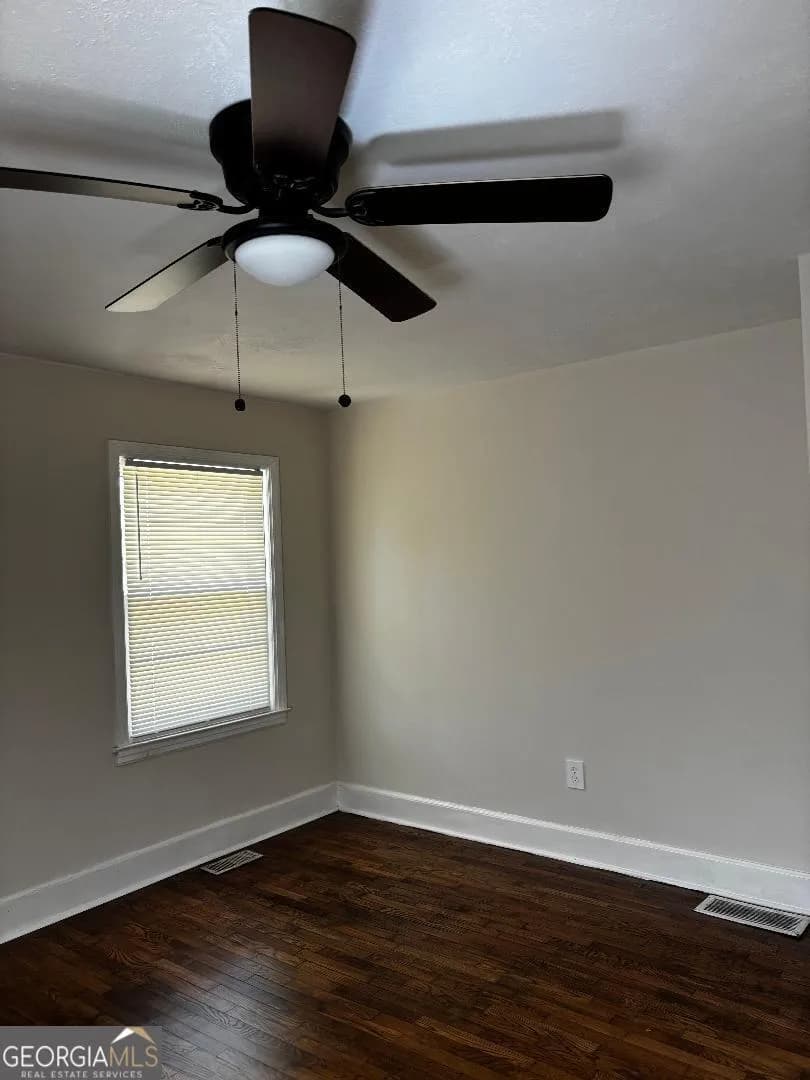 1365 Stewart St — photo 5 of 11