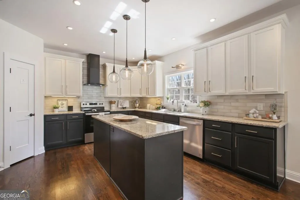 3761 Falls Trl — photo 4 of 49