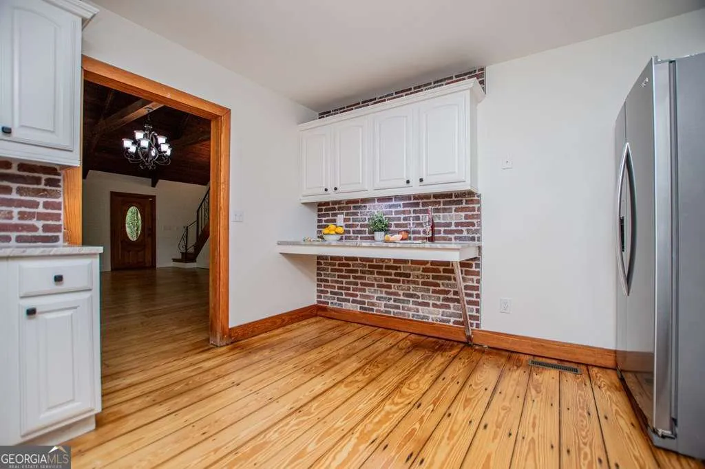 695 N Jonesville Rd — photo 15 of 54
